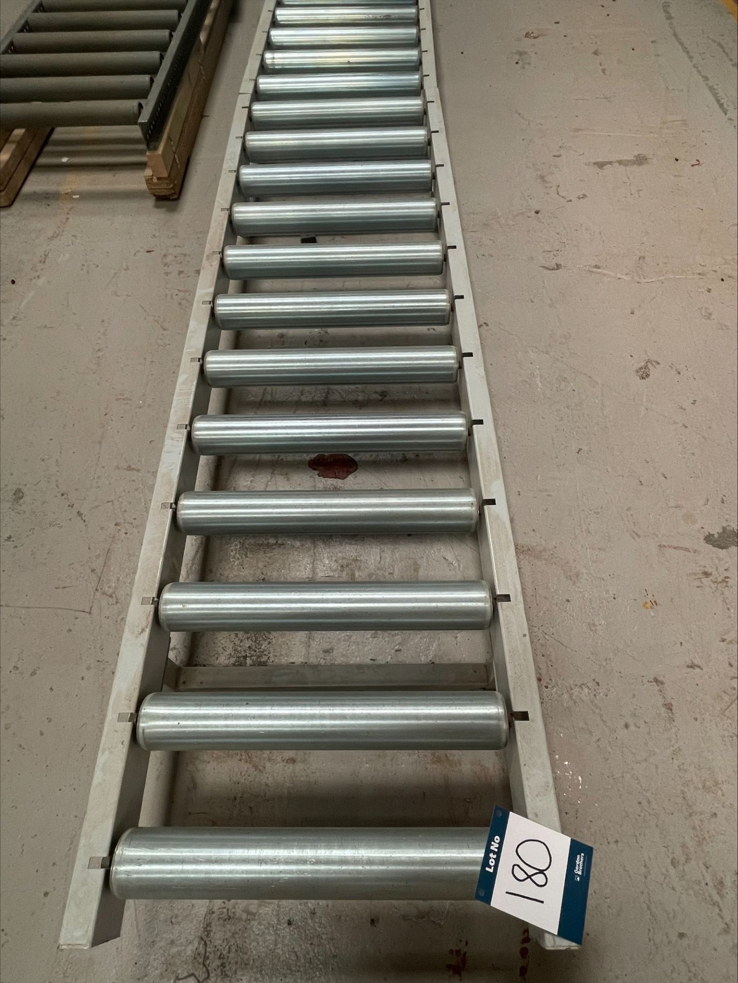 iTech 7 section gravity roller conveyoring, total width: 600mm, total length: 12,020mm, height: - Image 3 of 4