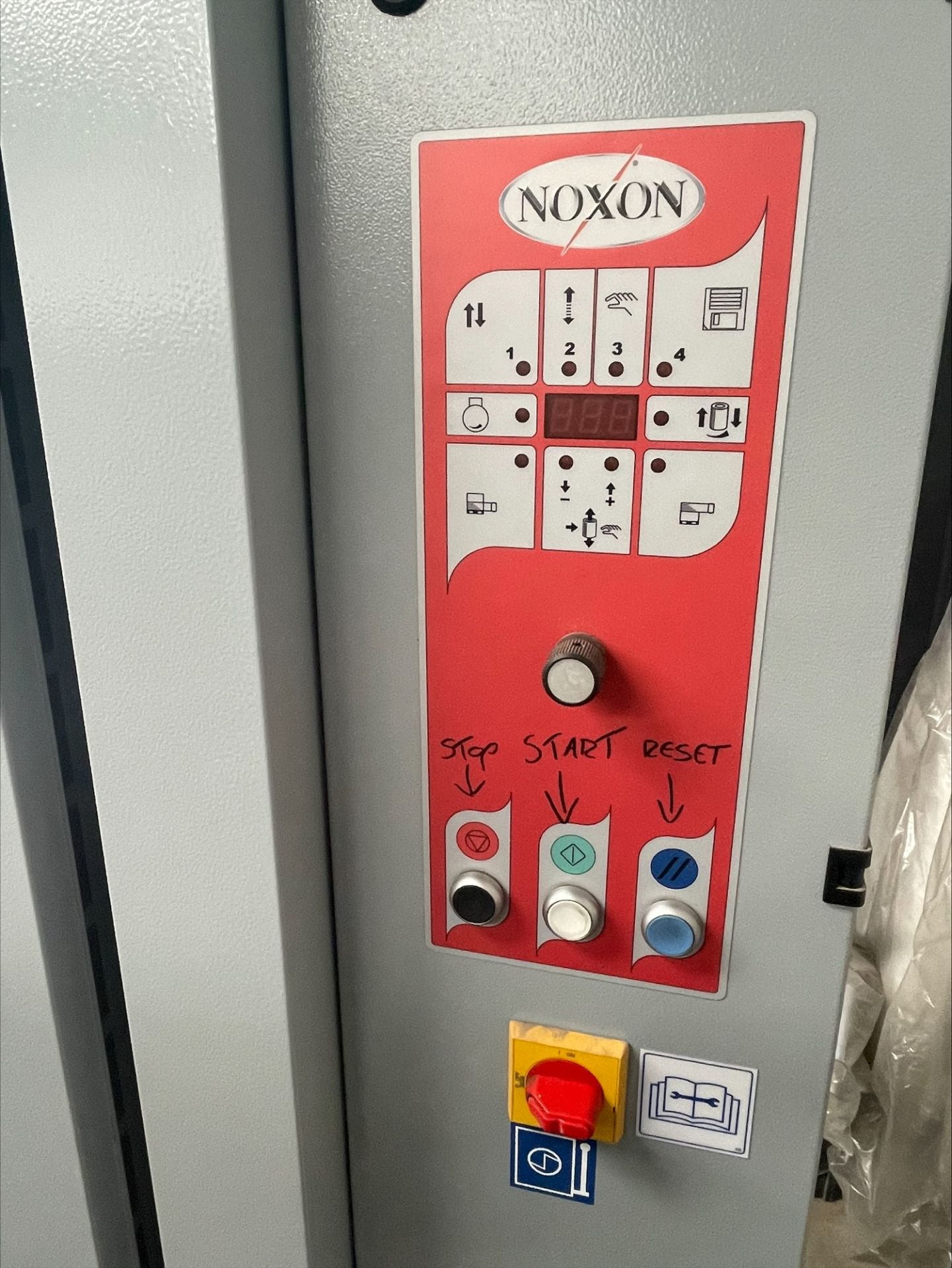 Noxon EKKO 202 Floor mounted pallet wrapper, Serial No. 30166794 (2018) (RAMS Required) - Image 3 of 6
