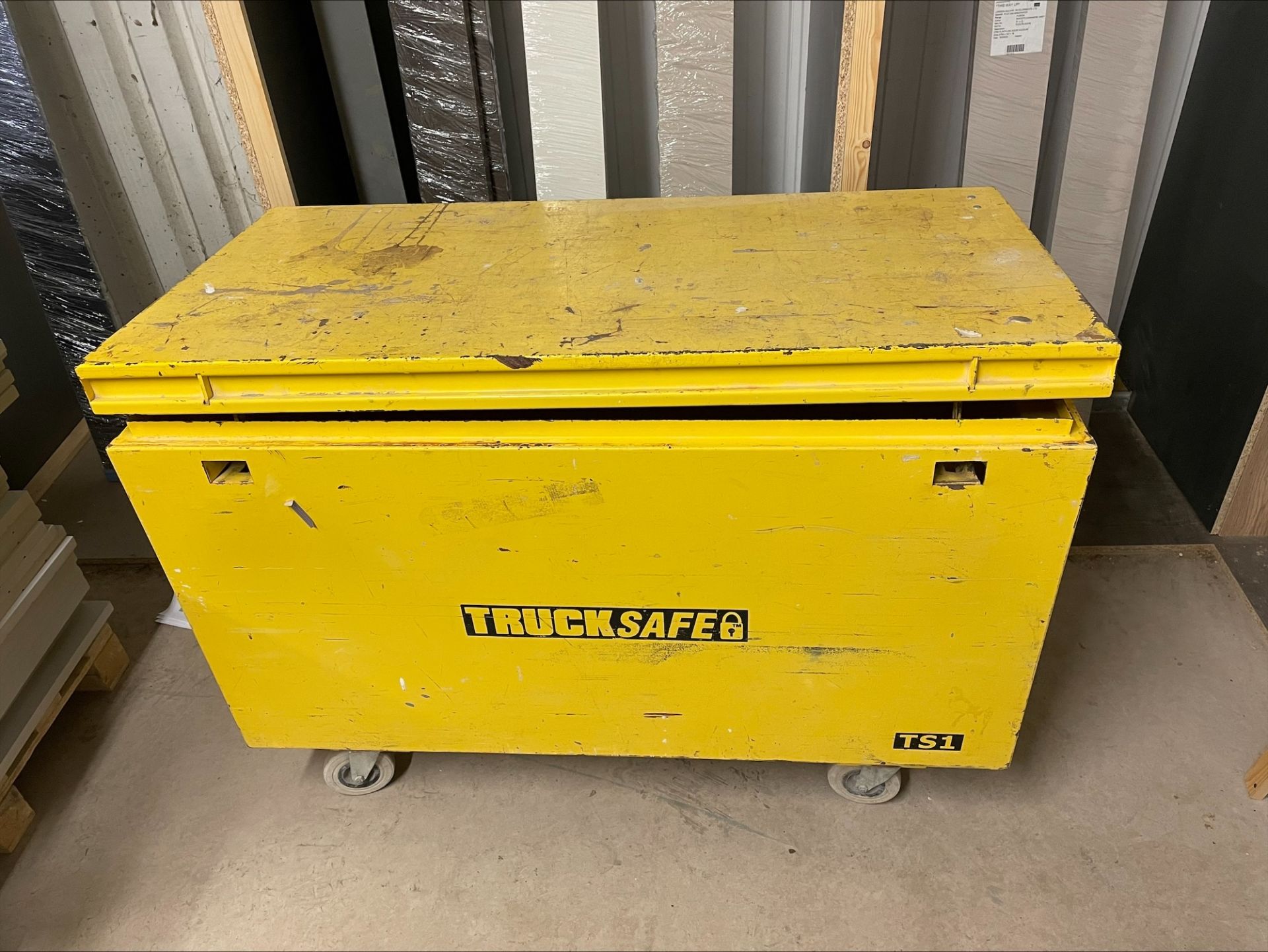 Truck Safe TS1 mobile tool vault, size: approx. 1220mm x 610mm x 880mm
