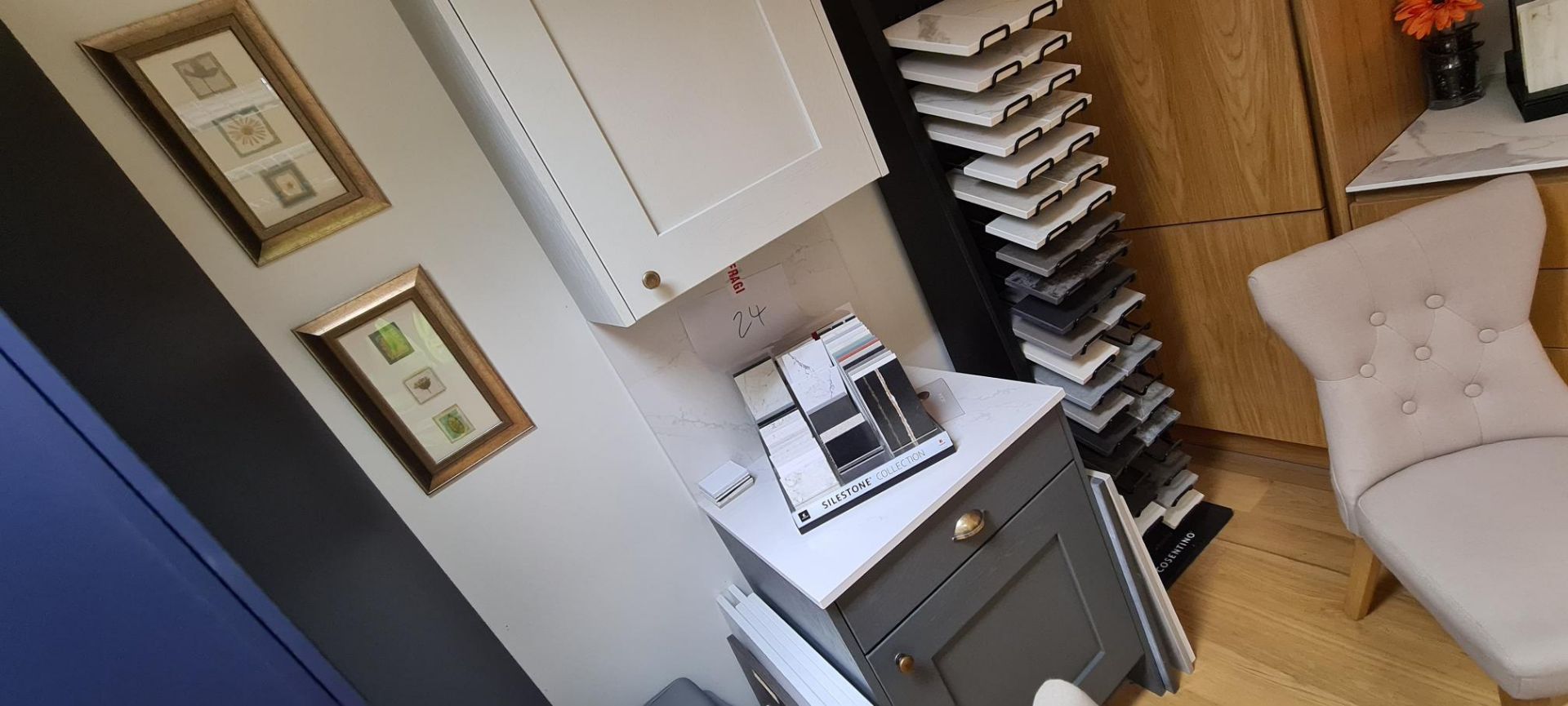 Showroom Hatt kitchen comprising: Door – 5 piece Oak hand painted Base Mid grey Wall Cream,