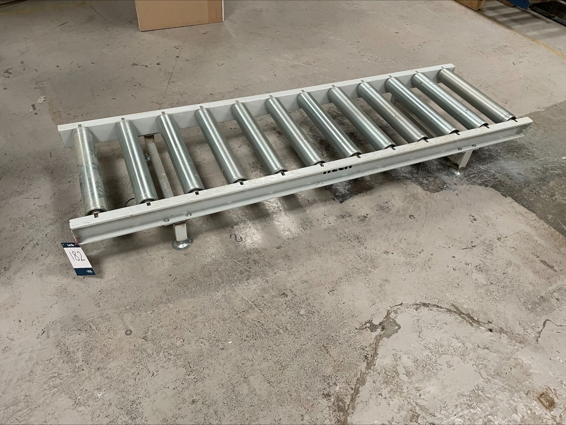 iTech single section gravity roller conveyoring, total width: 600mm, total length: 2000mm, height: