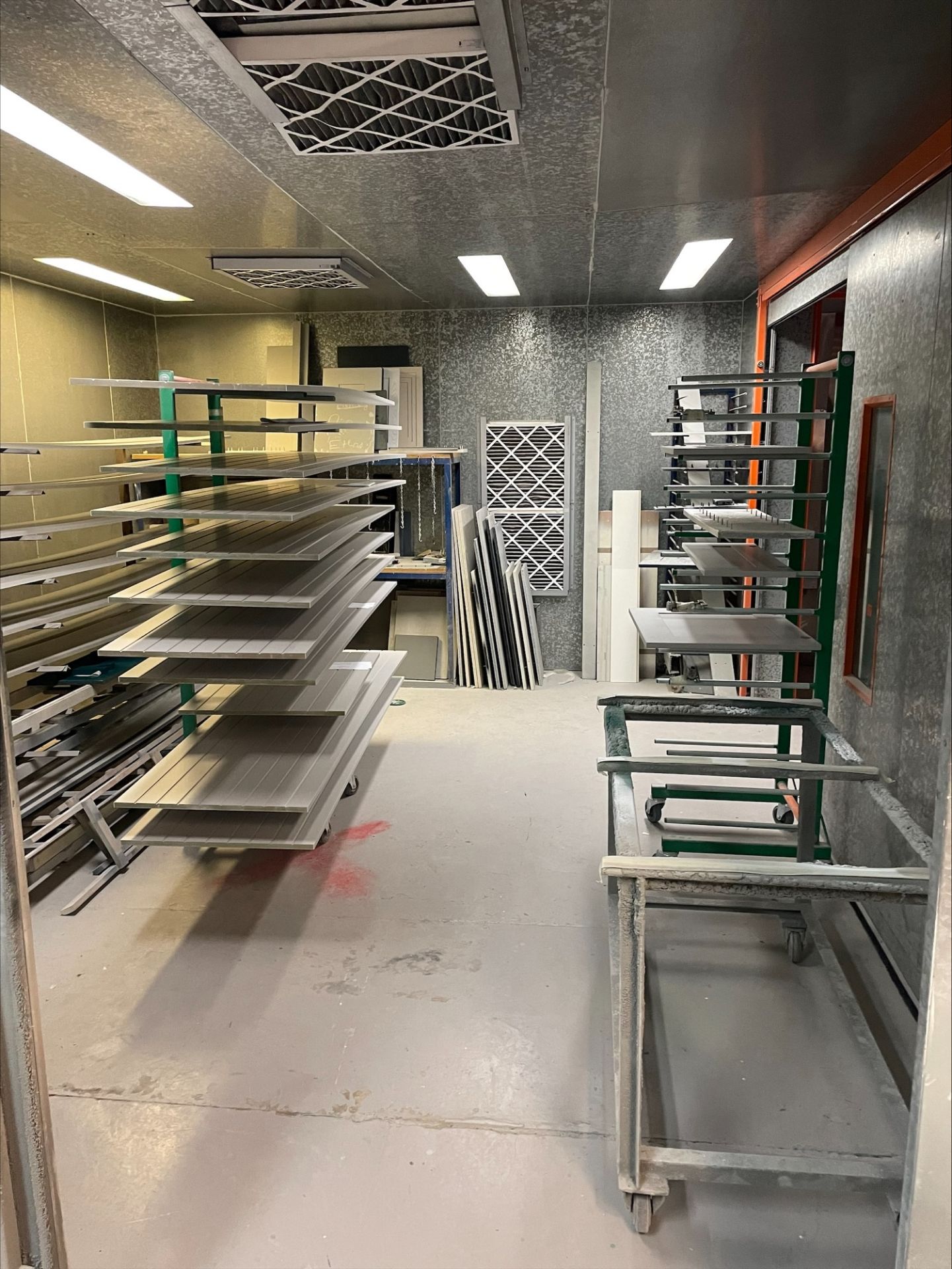 Schuberts Technical Services Limited Free standing/sectional 3 zone spray room and oven system - Image 4 of 10