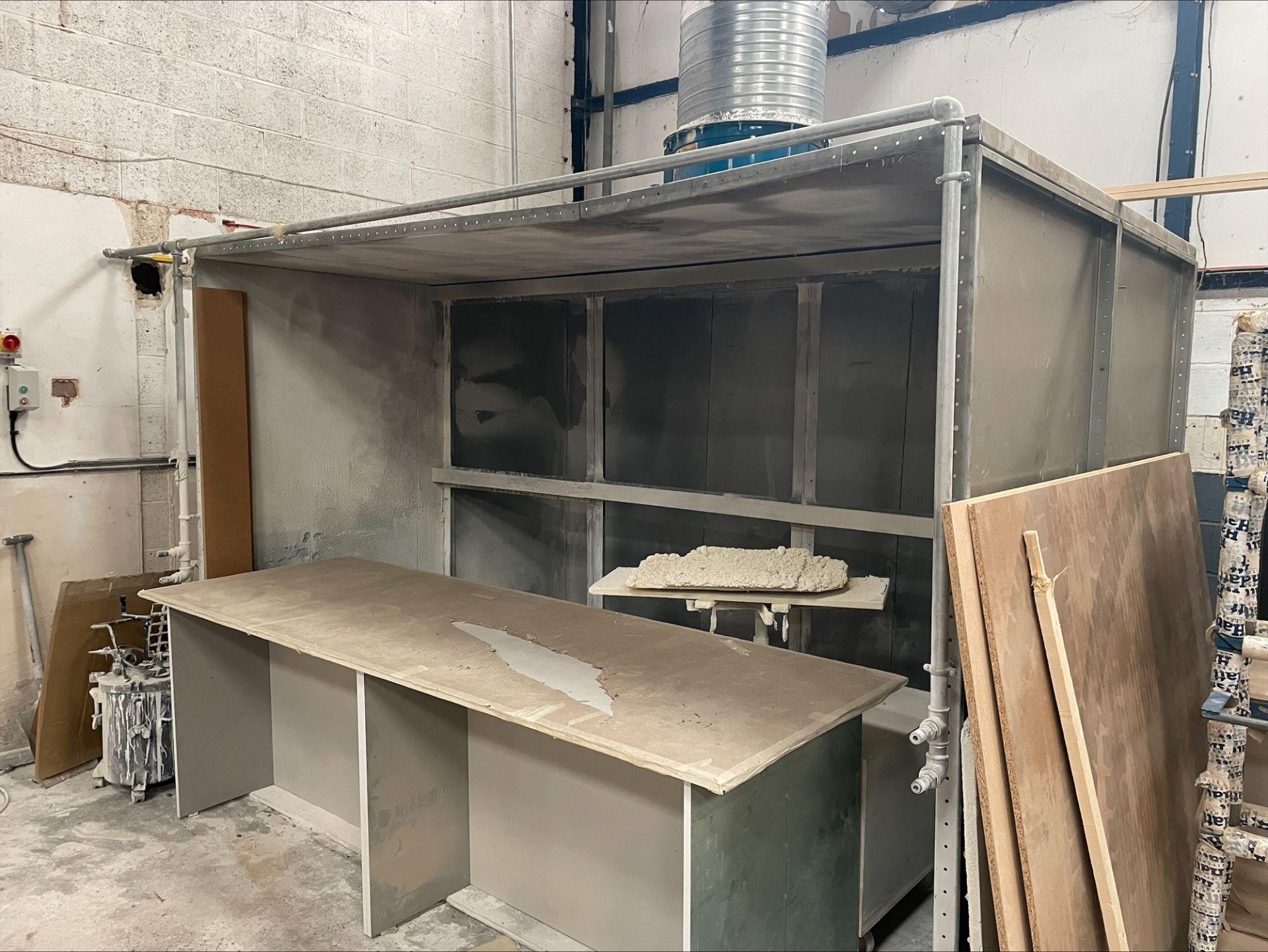 Dry back spray booth, approx. 3300mm x 2250mm x 2300mm to include extraction fan (PLEASE NOTE THE - Image 2 of 3