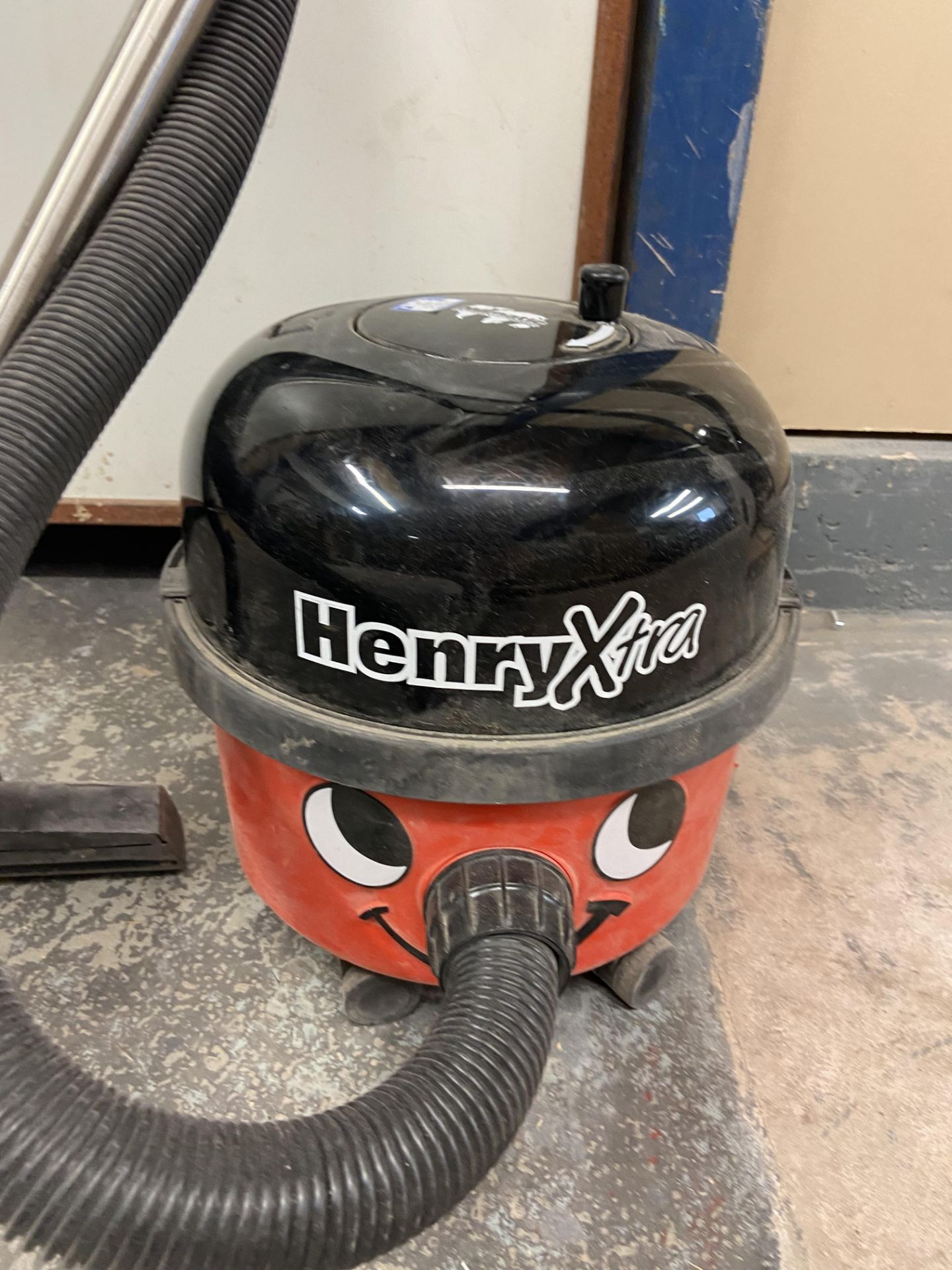 Henry Xtra, HVX200-11 cylinder vacuum cleaner - Image 2 of 3