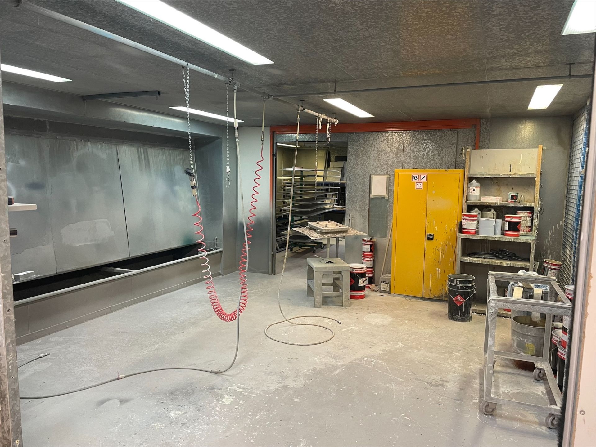 Schuberts Technical Services Limited Free standing/sectional 3 zone spray room and oven system - Image 7 of 10