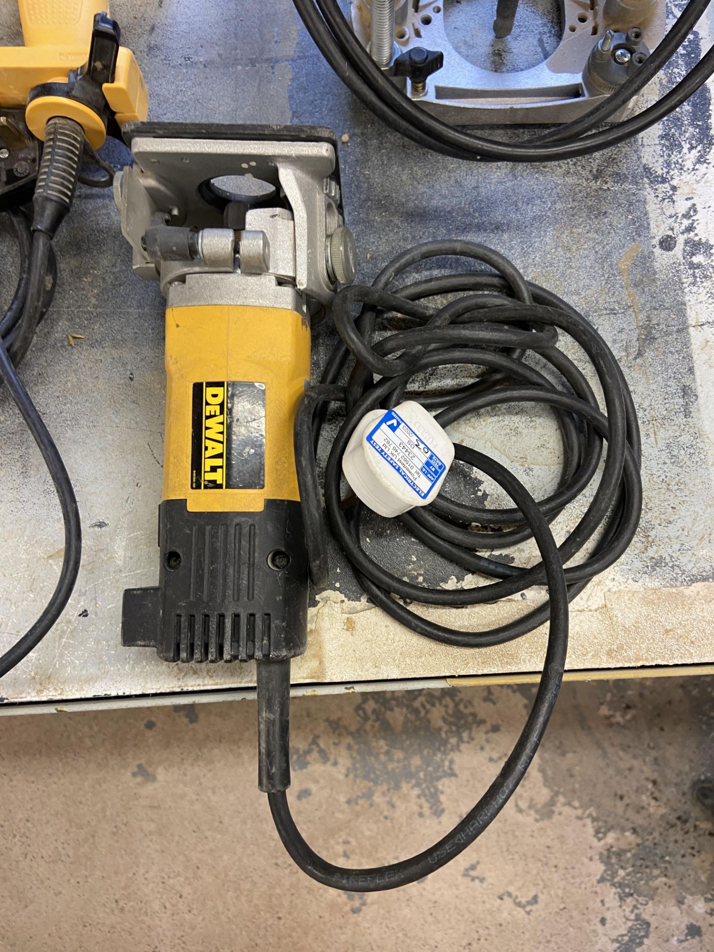 Quantity of DeWalt tools including, Cordless jigsaw DCS331, Plunge router DW624, Laminate trimmer - Image 4 of 9