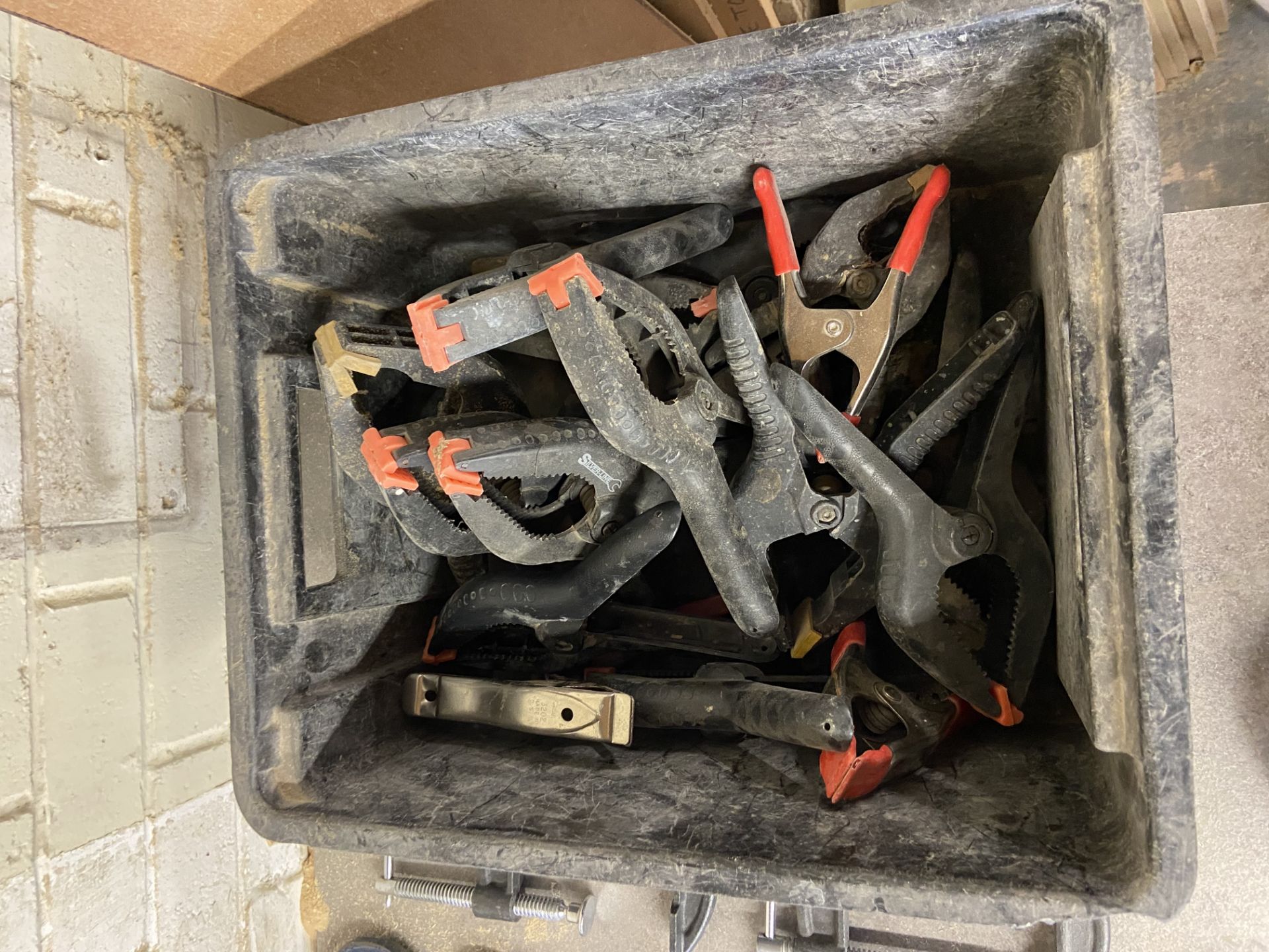 Quantity of spring clamps & 8 x F clamps