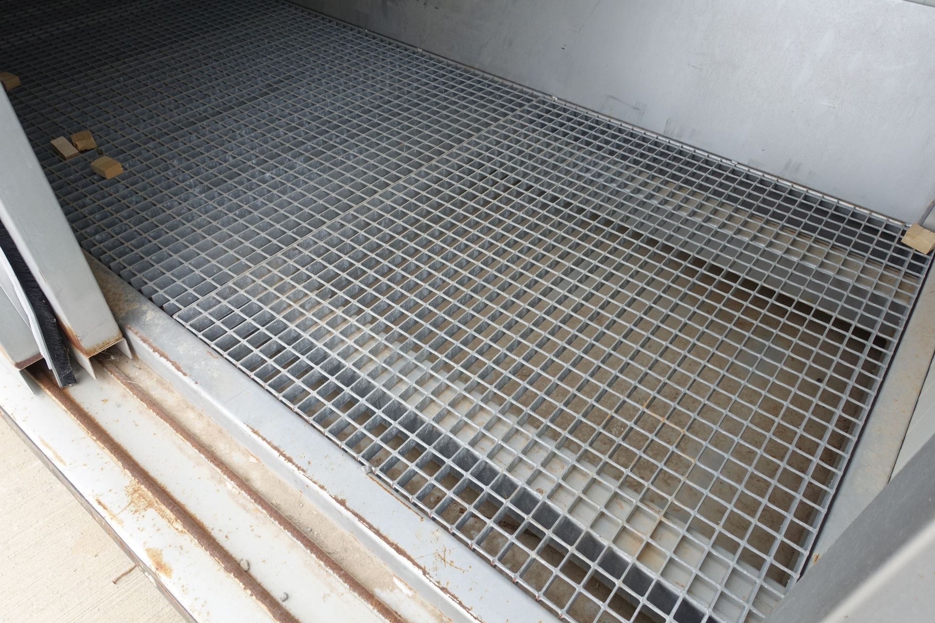 Intracon Chilled Container, 9m Long x 1.5m Deep x 3m High (aproximaely) with MDH-NF-2034A Chiller ( - Image 11 of 15