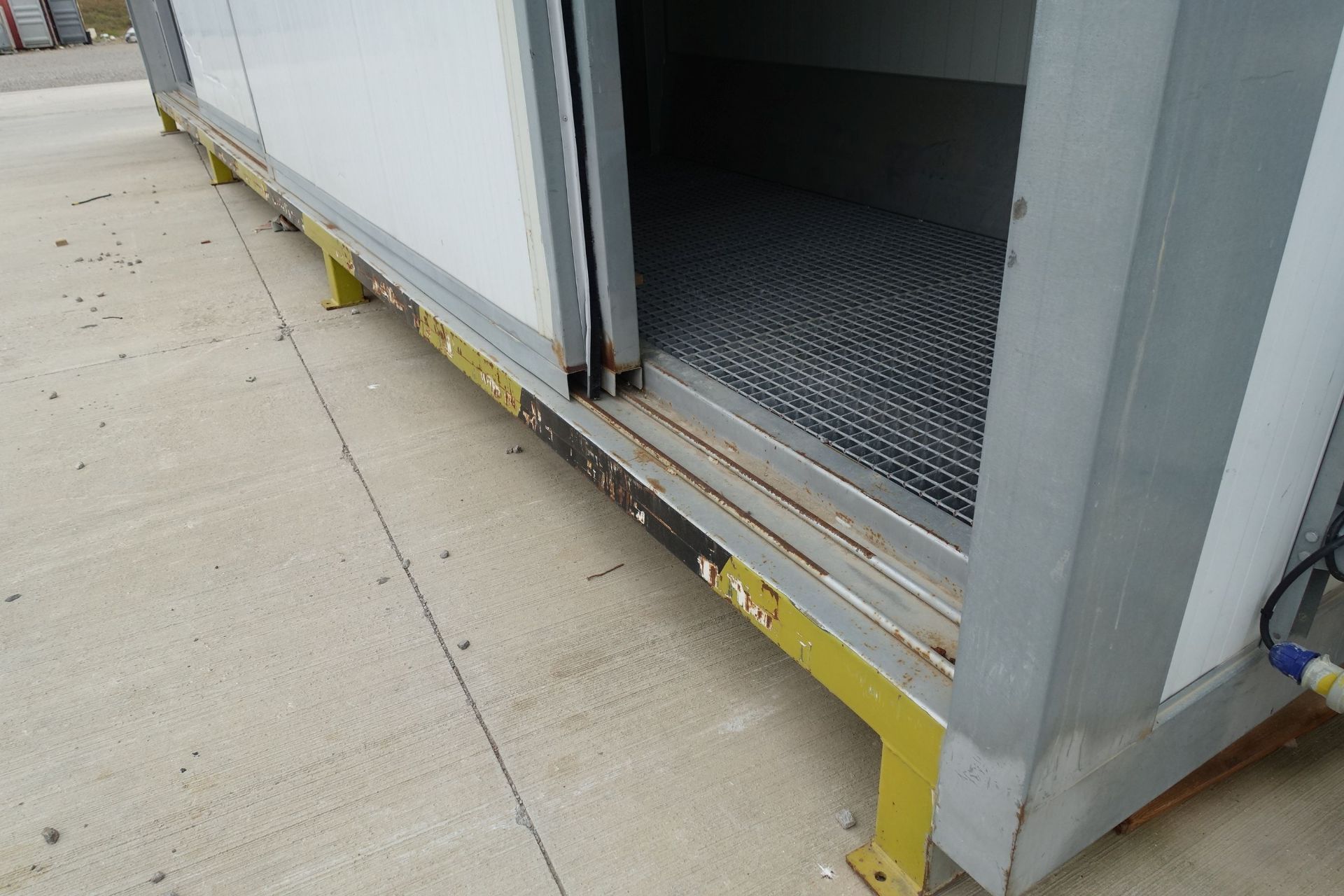 Intracon Chilled Container, 9m Long x 1.5m Deep x 3m High (aproximaely) with MDH-NF-2034A Chiller ( - Image 14 of 15