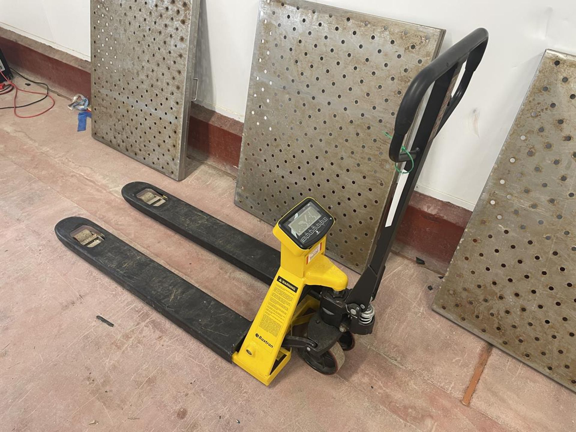 Baxtran, manual pallet truck with electronic weigh scale