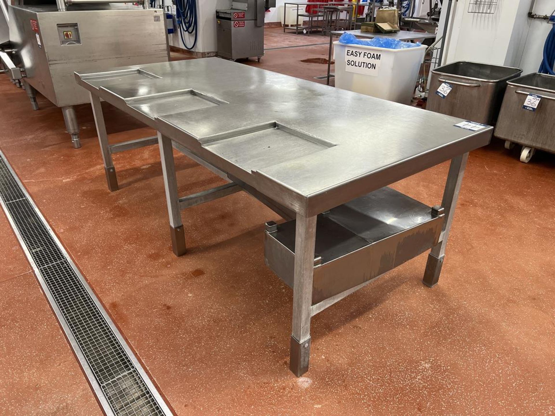 Stainless steel 3-position preparation table, 2.36m x 1.1m