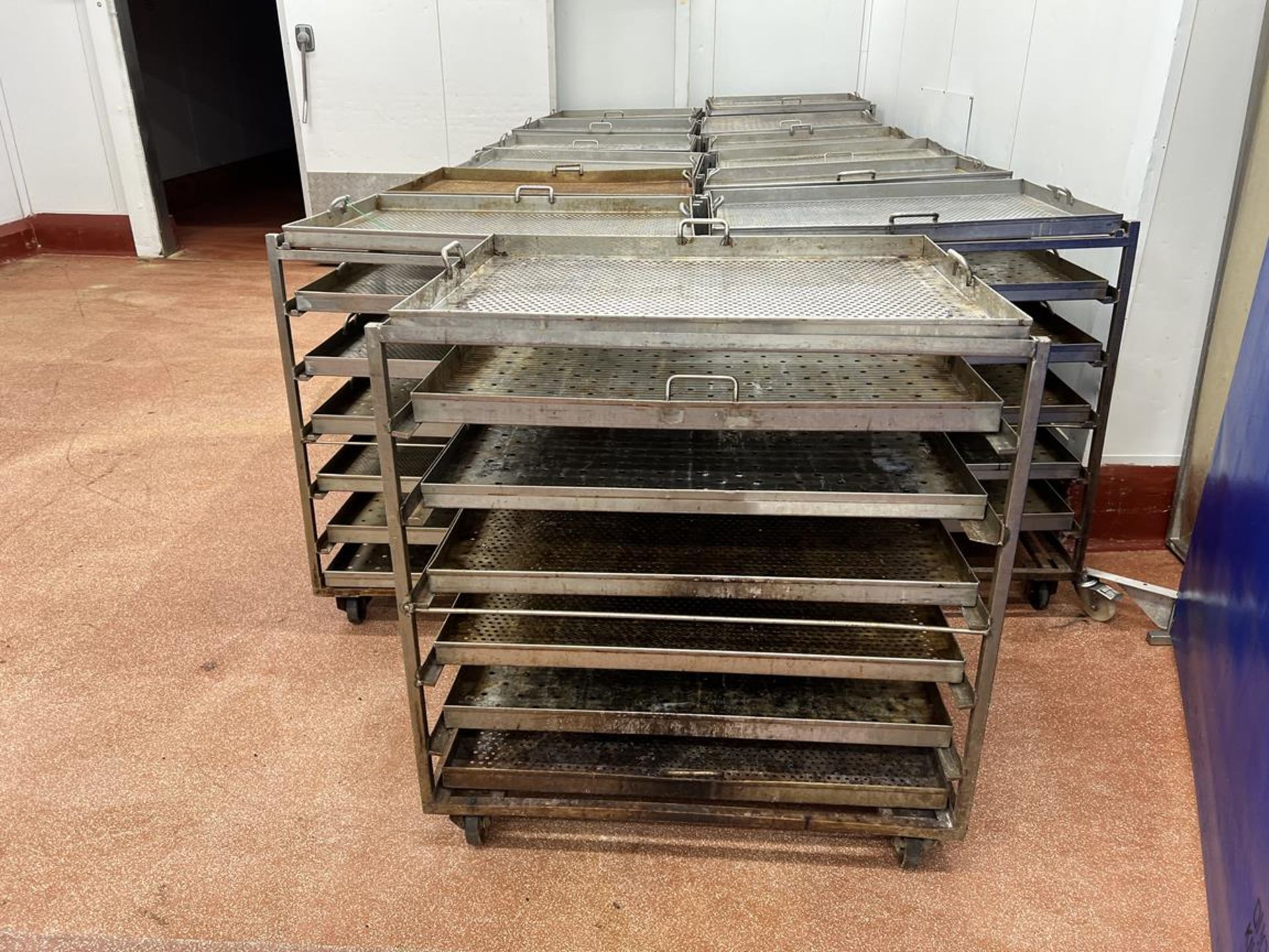 13x (no.) Six/Seven-tier stainless steel product racks on wheels, size of removable trays 1030mm (L) - Image 3 of 4