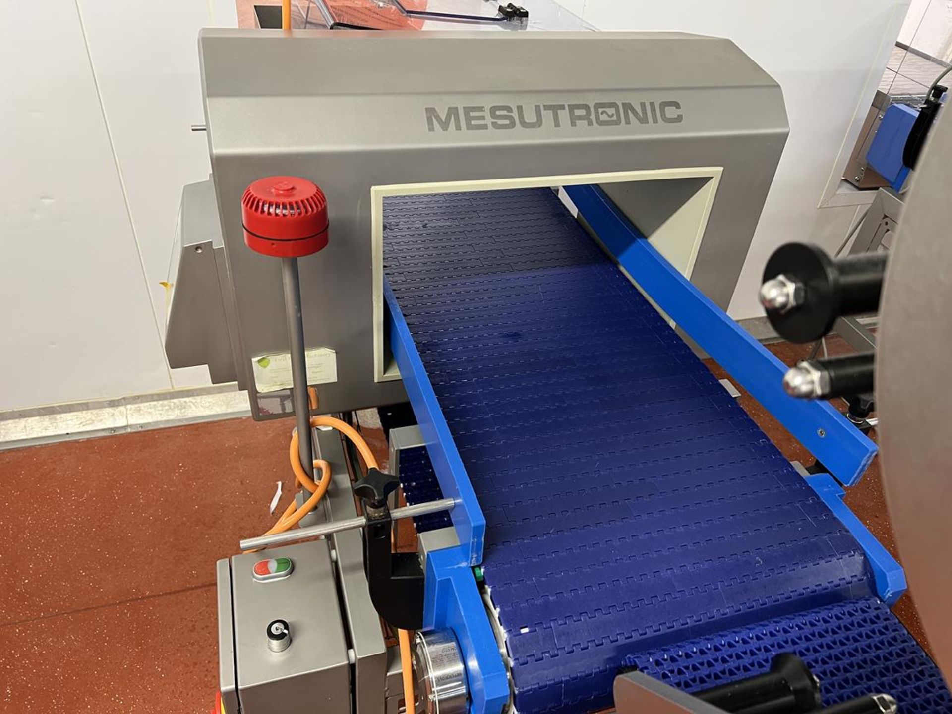 Mesutronic, TN-CL1.5/450 inline conveyor fed, stainless steel tunnel metal detector, 500mm (W) x - Image 2 of 10