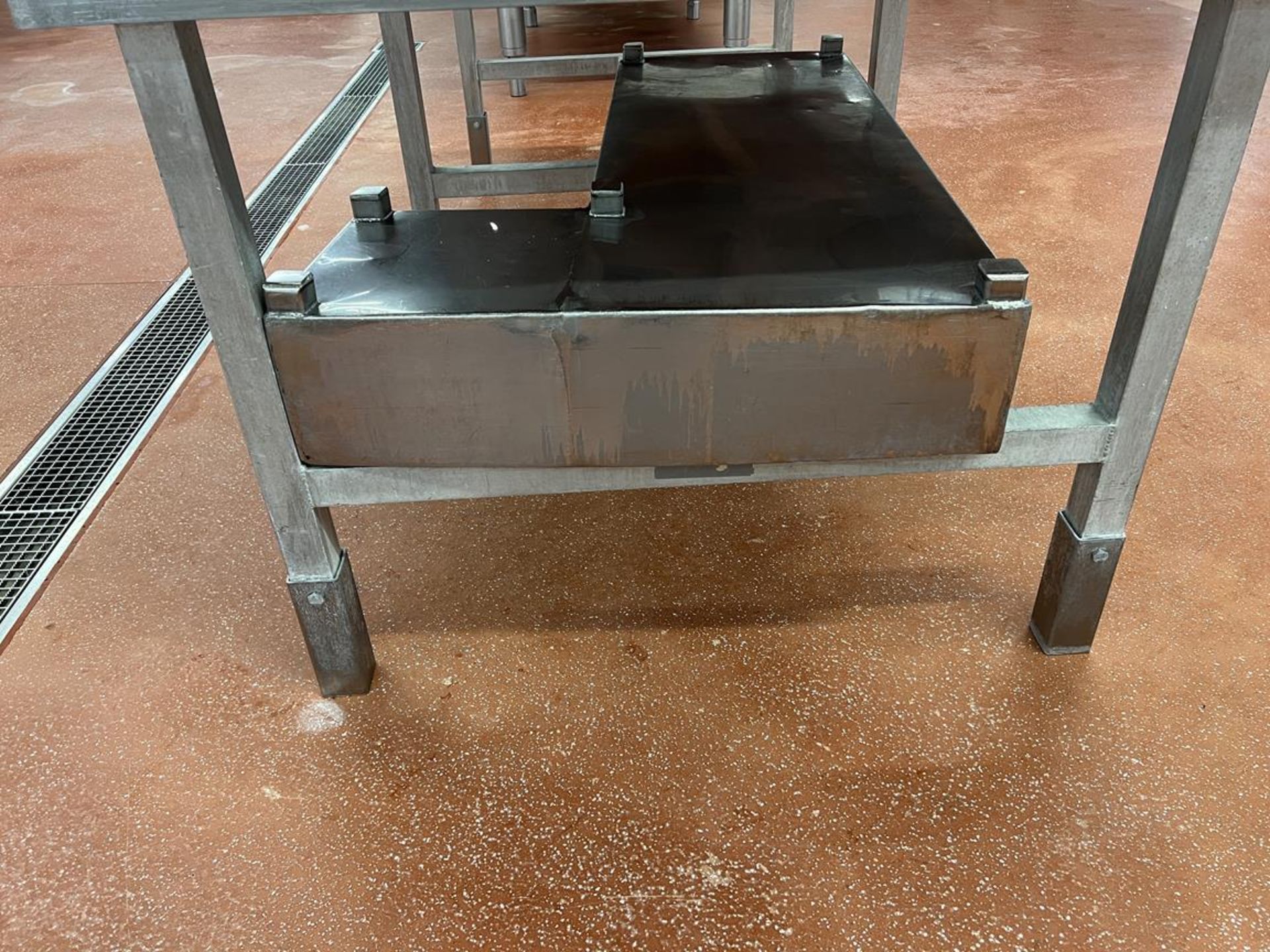 Stainless steel 3-position preparation table, 2.36m x 1.1m - Image 3 of 4