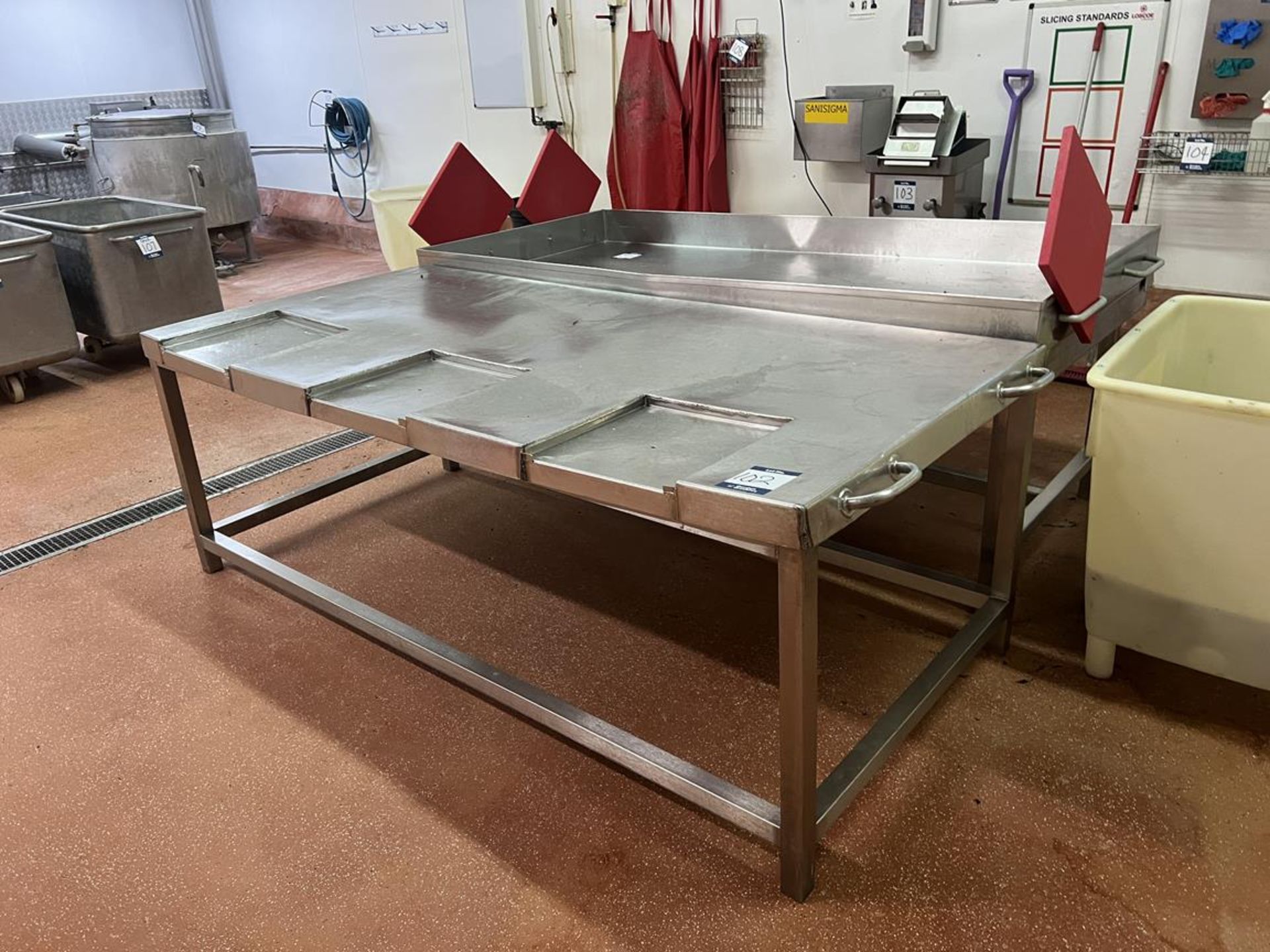 2x (no.) stainless steel cutting tables; 2.35m x 1.1m and 2.38m x 1.12m - Image 4 of 8