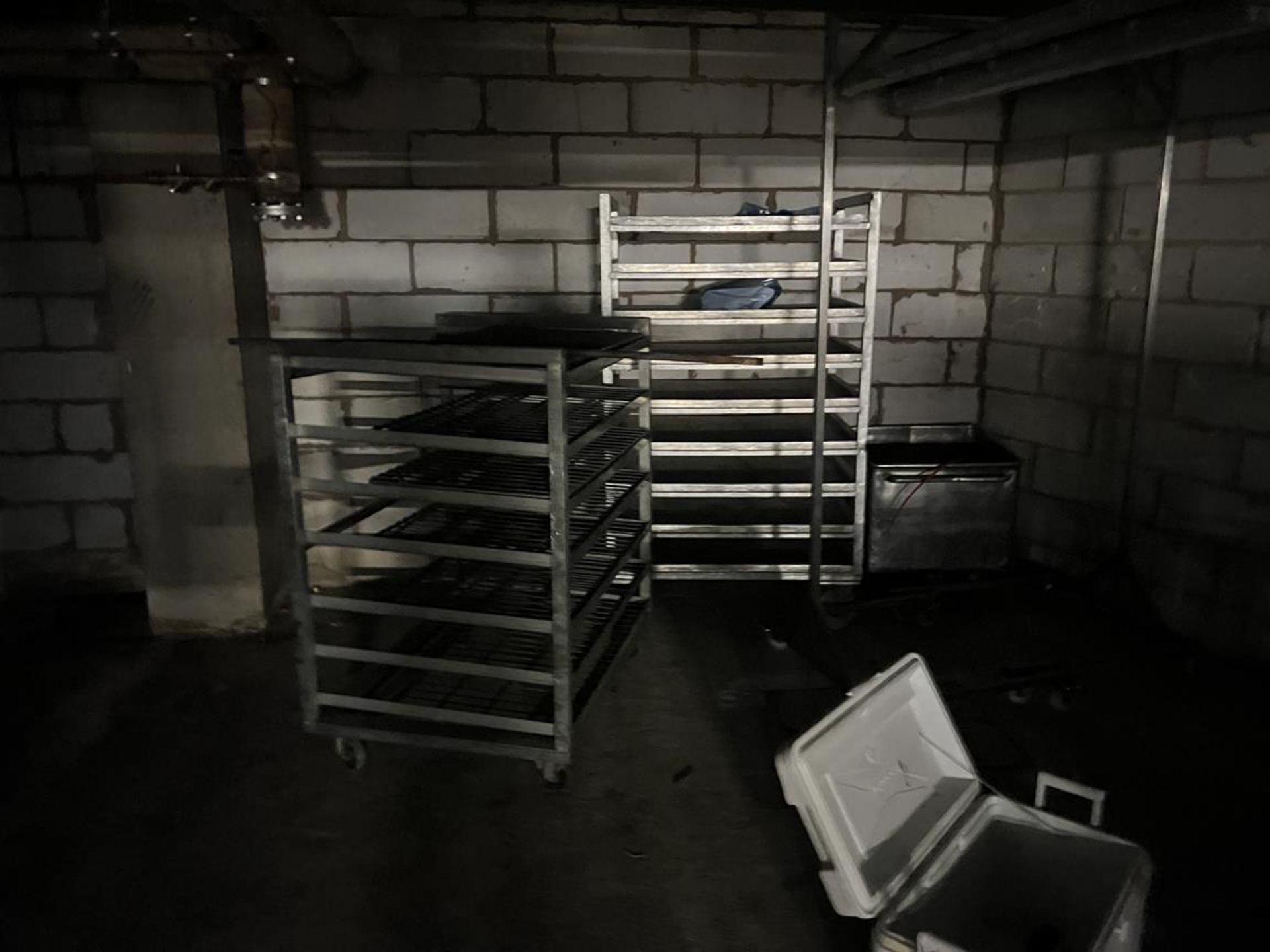 Assortment of approx. 8x (no.) various steel/aluminium trolleys and racks - Image 2 of 5