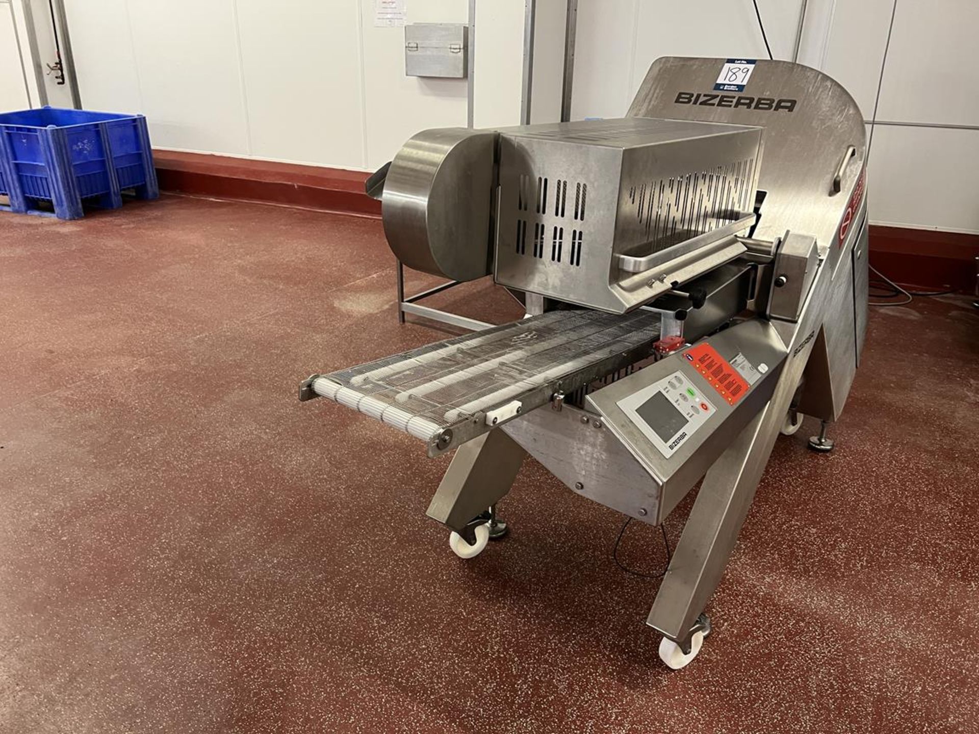 Bizerba, A550 auto slicer, Serial No. 11470622 (DOM: 2017) with stainless steel feed table approx. - Image 3 of 7