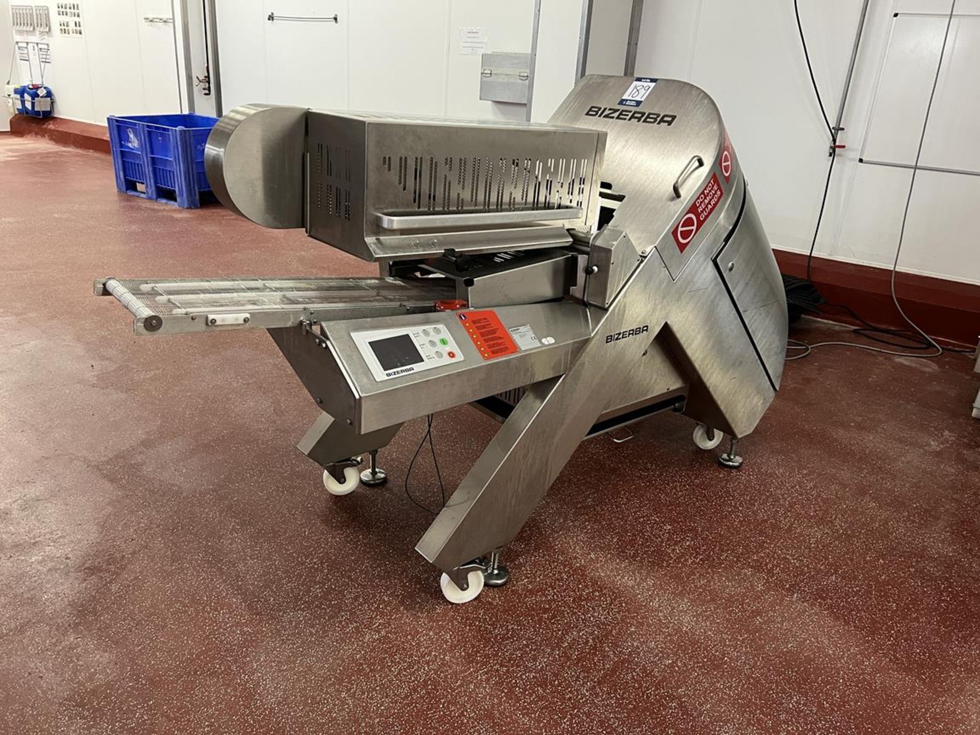 Bizerba, A550 auto slicer, Serial No. 11470622 (DOM: 2017) with stainless steel feed table approx.