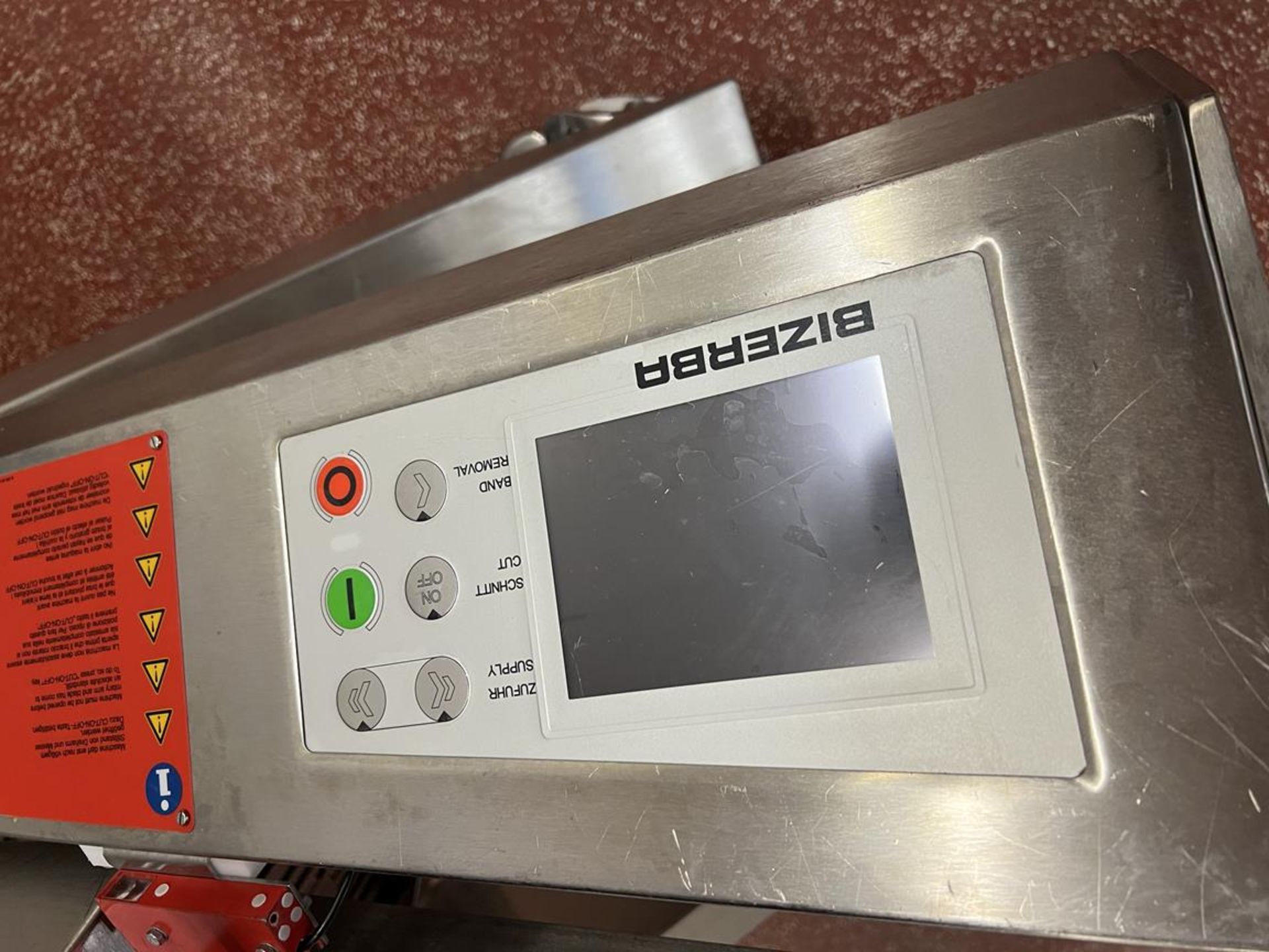 Bizerba, A550 auto slicer, Serial No. 11470622 (DOM: 2017) with stainless steel feed table approx. - Image 5 of 7