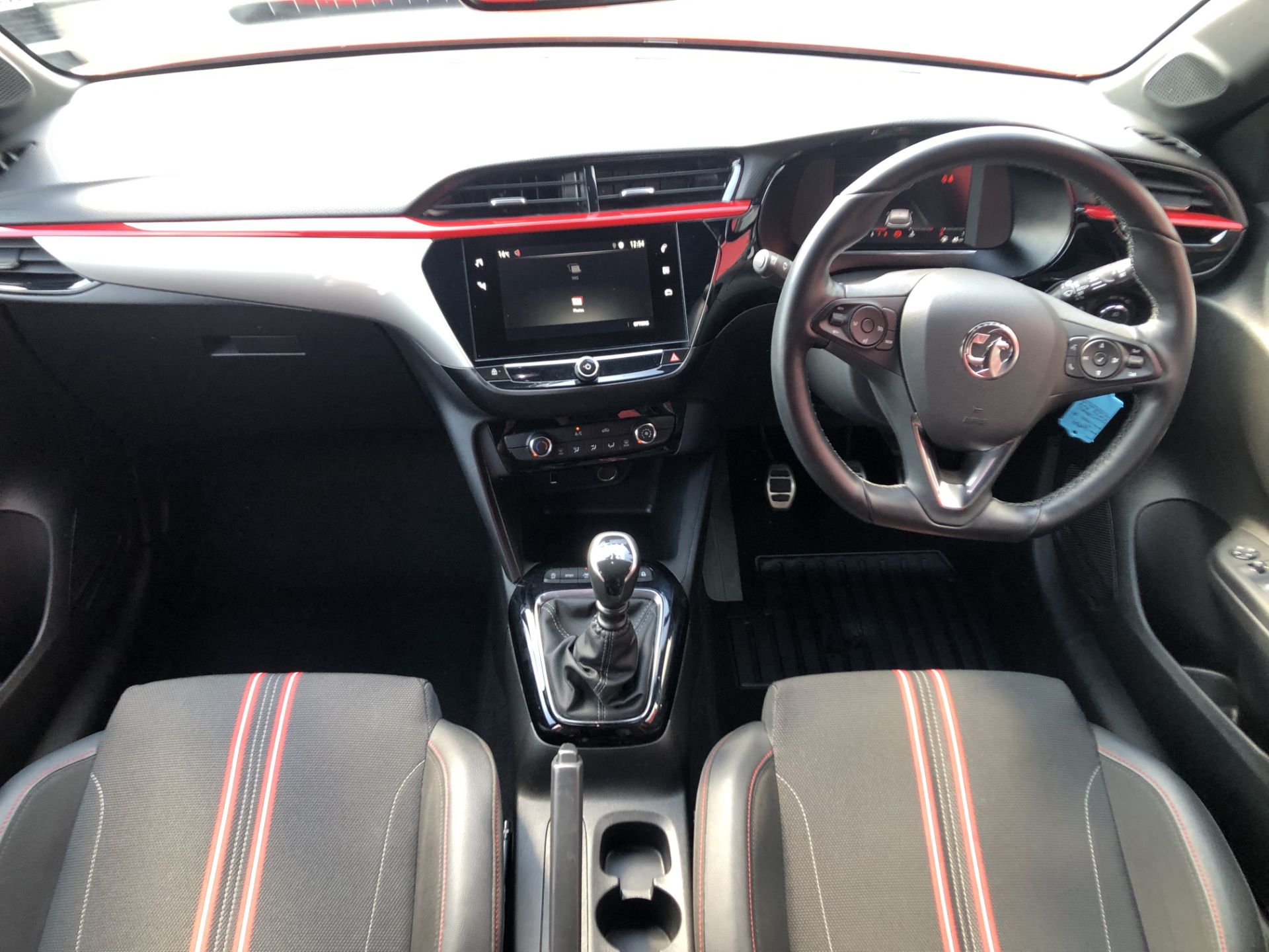 Vauxhall Corsa 1.2 Turbo (100ps) SRi 5dr, Registration: FH70PMY, Date First Registered: 25/01/ - Bild 6 aus 7