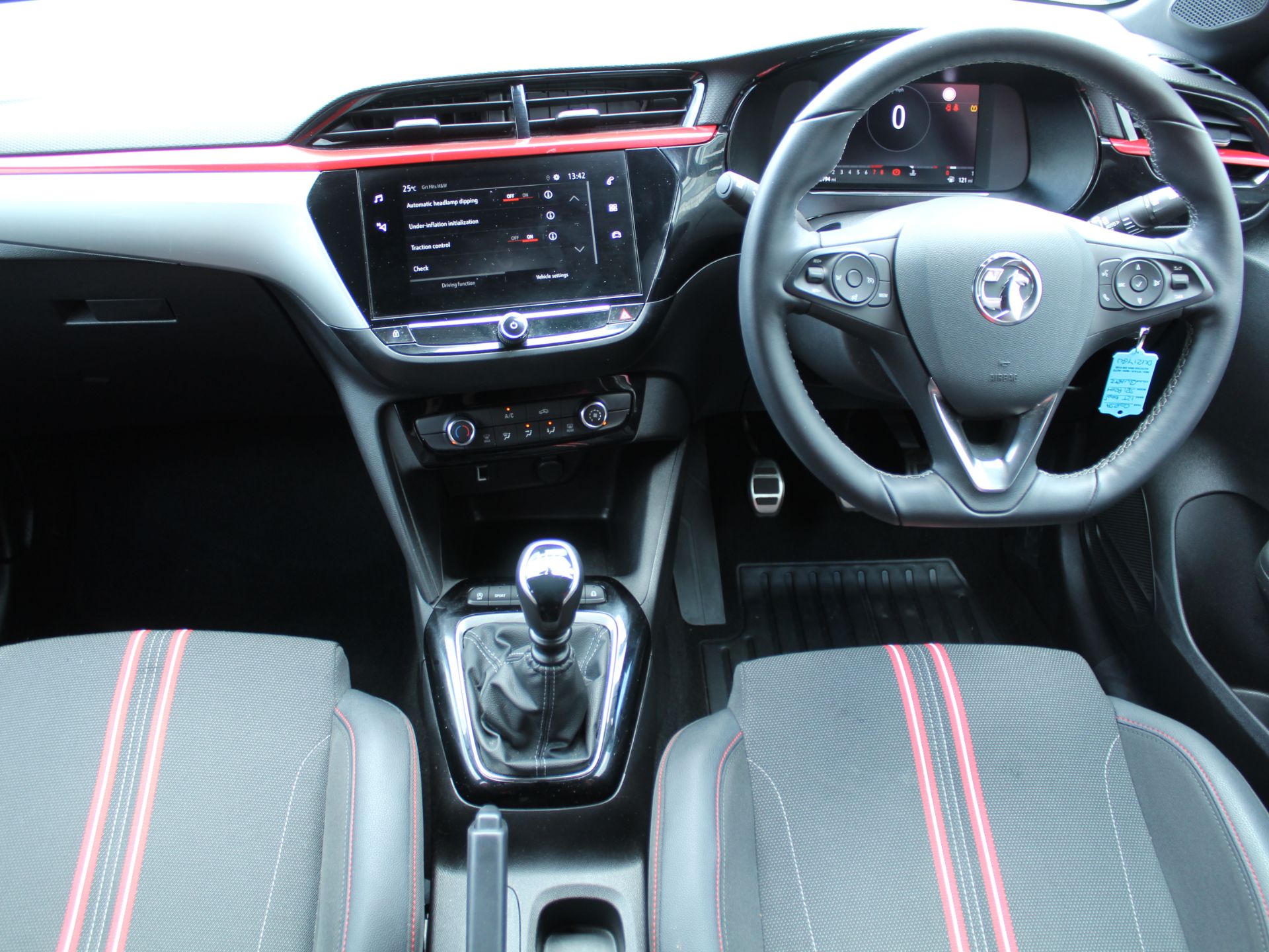 Vauxhall Corsa 1.2 Turbo (100ps) SRi 5dr, Registration: DU21YGW, Date First Registered: 26/04/ - Bild 5 aus 6
