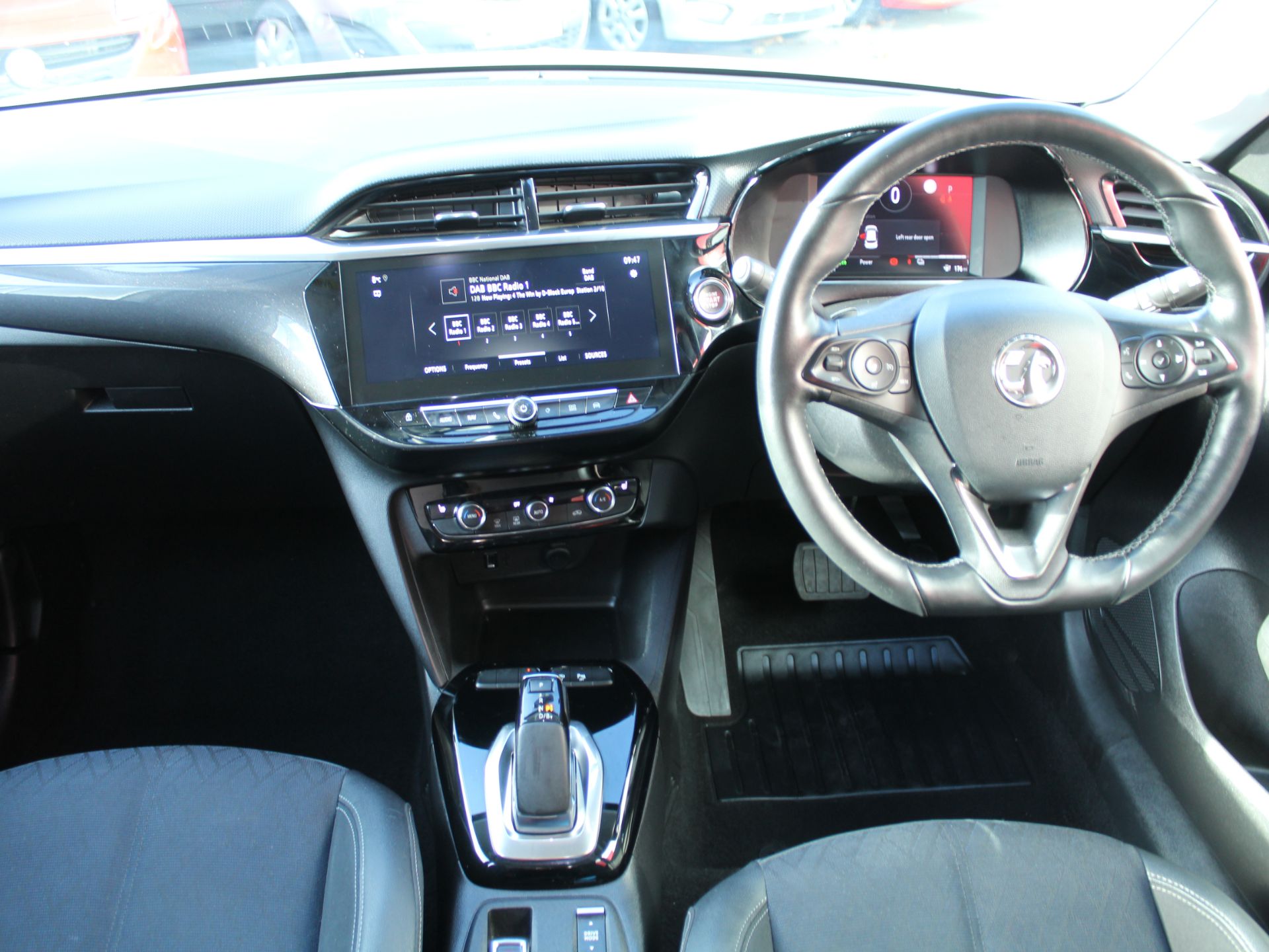Vauxhall Corsa-E 100kW Elite Nav 50kWh (7.4kWCh) Auto, Registration: VO21WRZ, Date First Registered: - Bild 6 aus 7