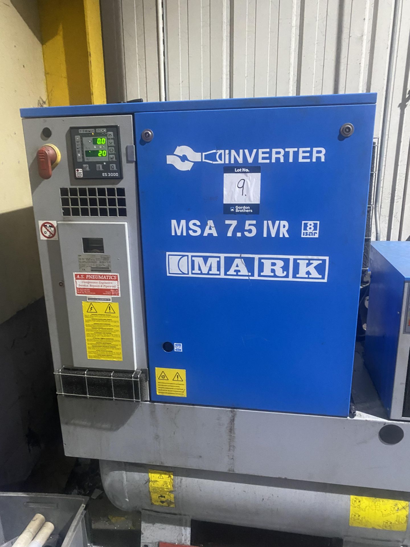 Mark reciever mounted air compressor, model 7.5 IVR inverter , 38000 recorded hours - Image 3 of 4