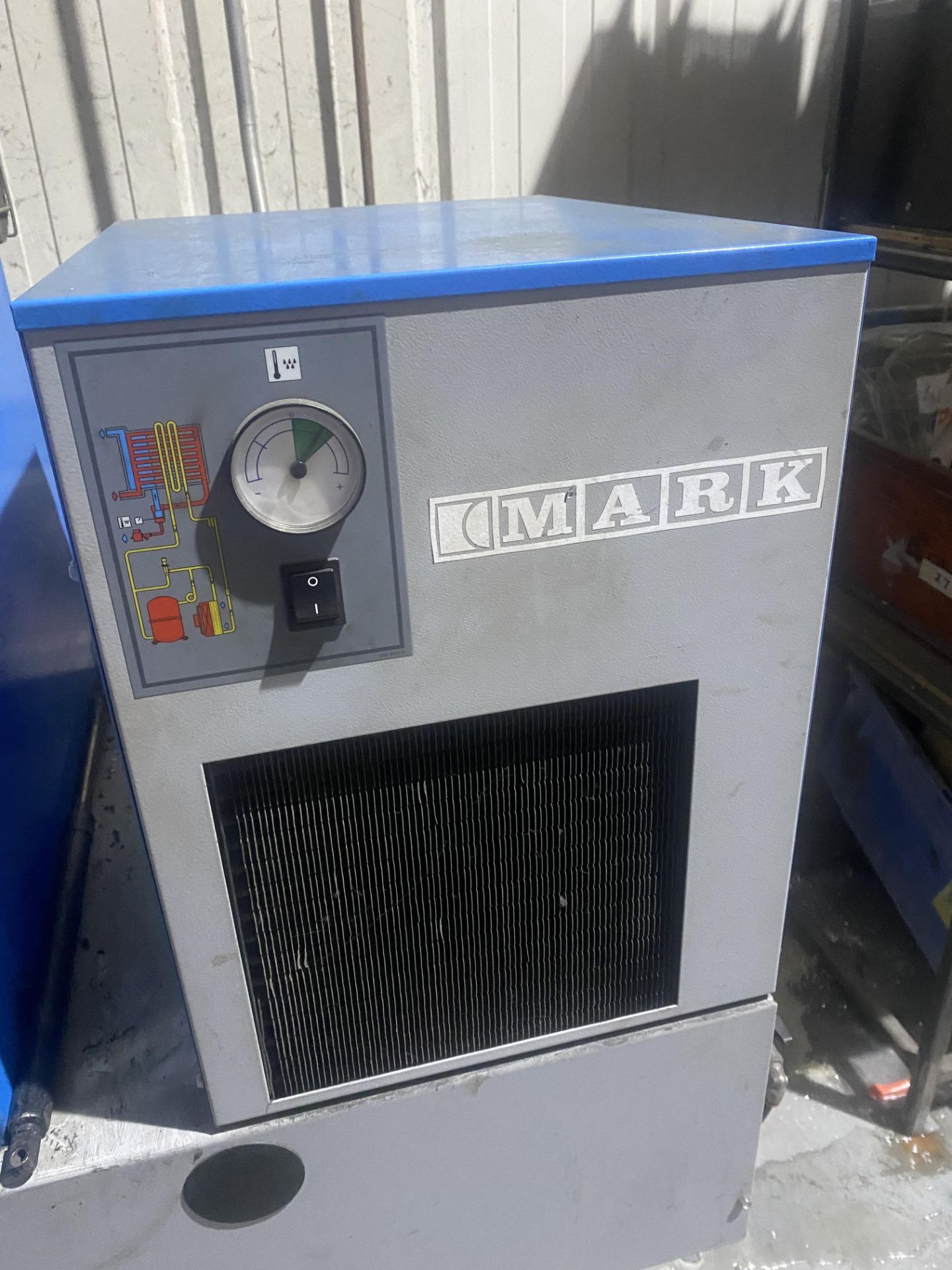 Mark reciever mounted air compressor, model 7.5 IVR inverter , 38000 recorded hours - Image 2 of 4