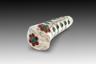 An Indian Mughal Style Crystal Dagger Handle with a Green and Red Floral Pattern Length: Approxima