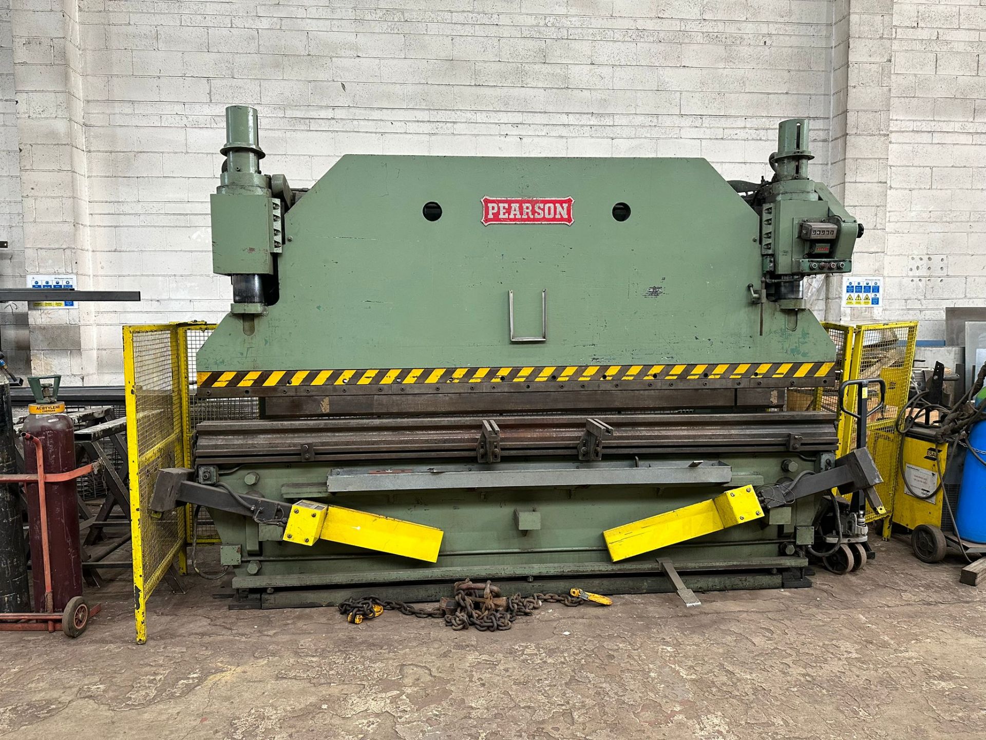 Pearson Hydraulic Press Brake- 155 Ton Capacity with Light Guards- 3700mm Bed - Image 4 of 5