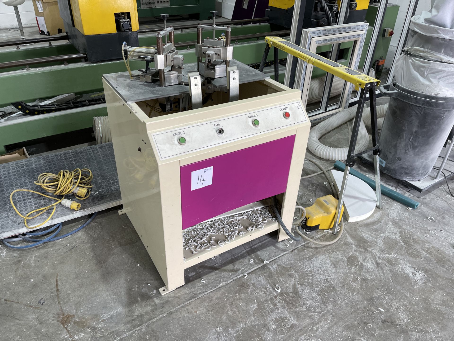 SAL TECH Machine with Clamp T0-2004