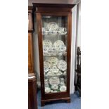 Large display cabinet with 3 glass shelves, height 198cm, width 71cm, depth 71cm.
