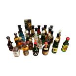 Large and varied selection of alcohol miniatures (200+) with Whisky & bourbon (various), brandy (