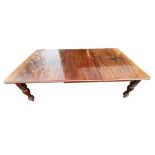 Victorian mahogany 2 leaf extending dining table with winding mechanism. Width 126cm, length 159cm