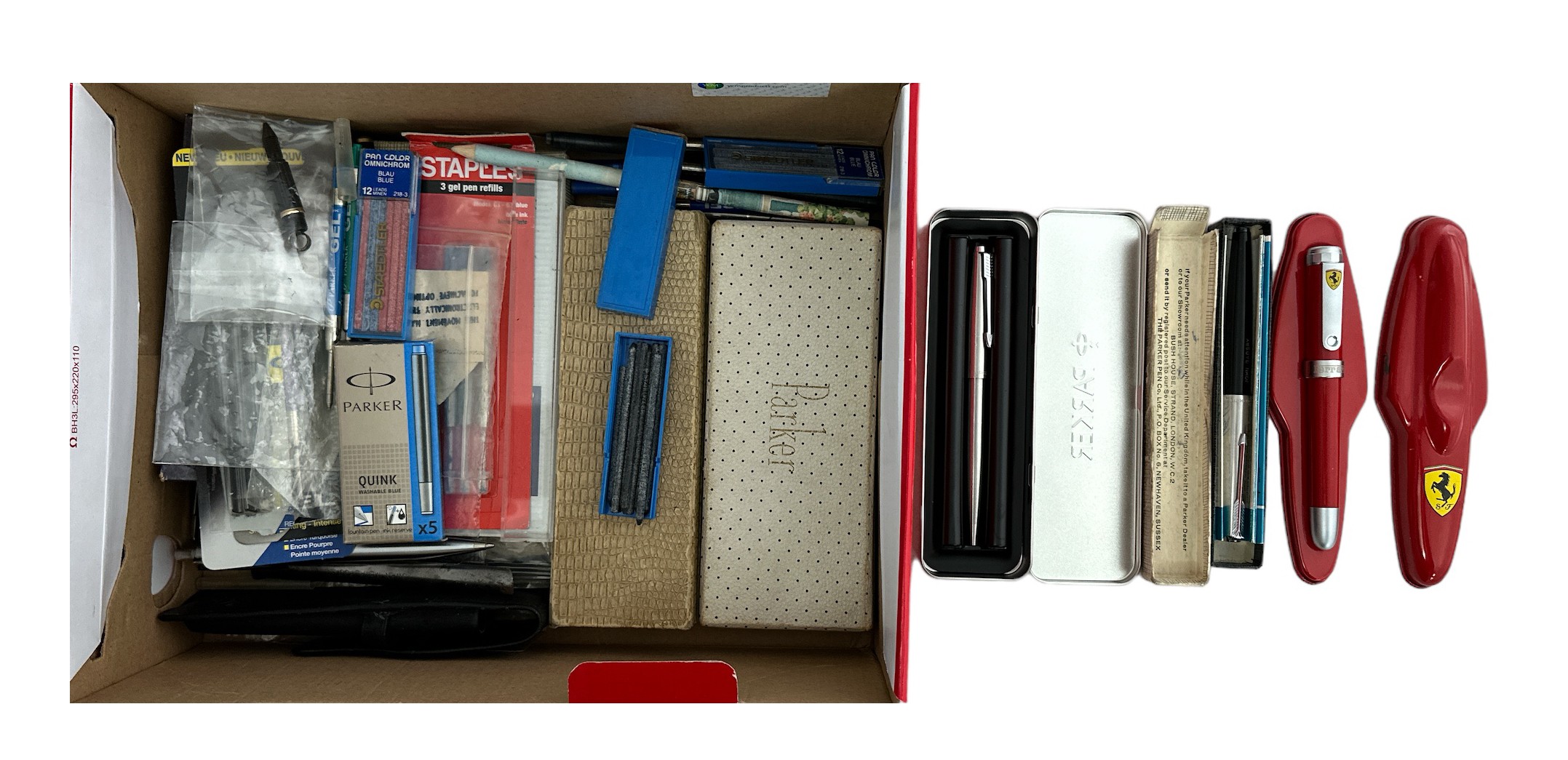 Collection of fountain pens and accessories, with Onoto Delarue boxed fountain pens, Parker fountain