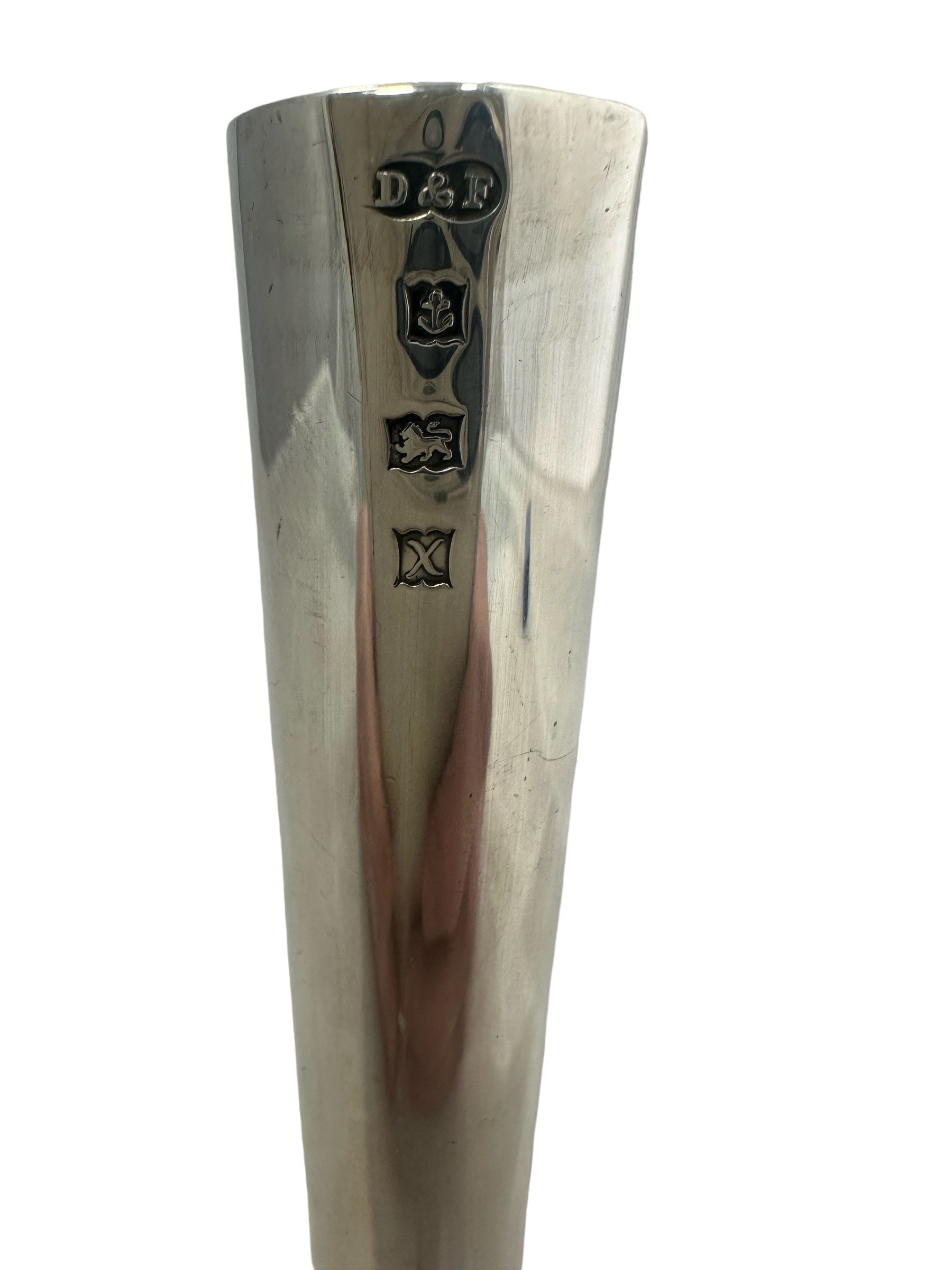 A Deakin & Francis silver bud vase with 1972 Hallmarks for Birmingham. 13.7cm approx high, 142g, - Image 3 of 3