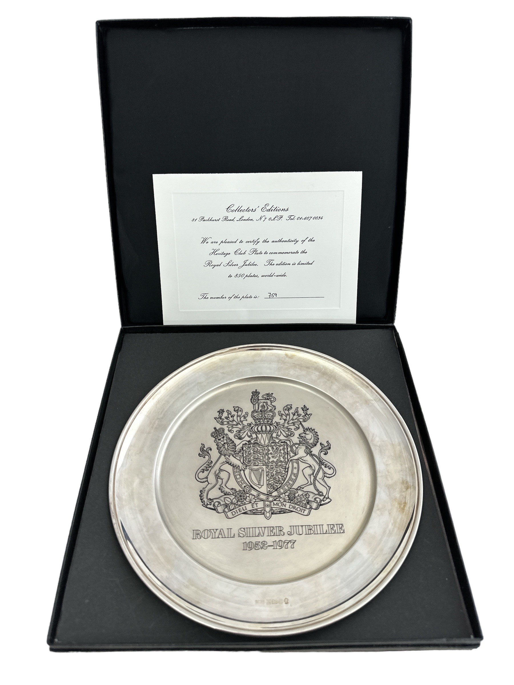 A silver jubilee silver plate from The Heritage Club. 1977 hallmarks for Birmingham. In box with