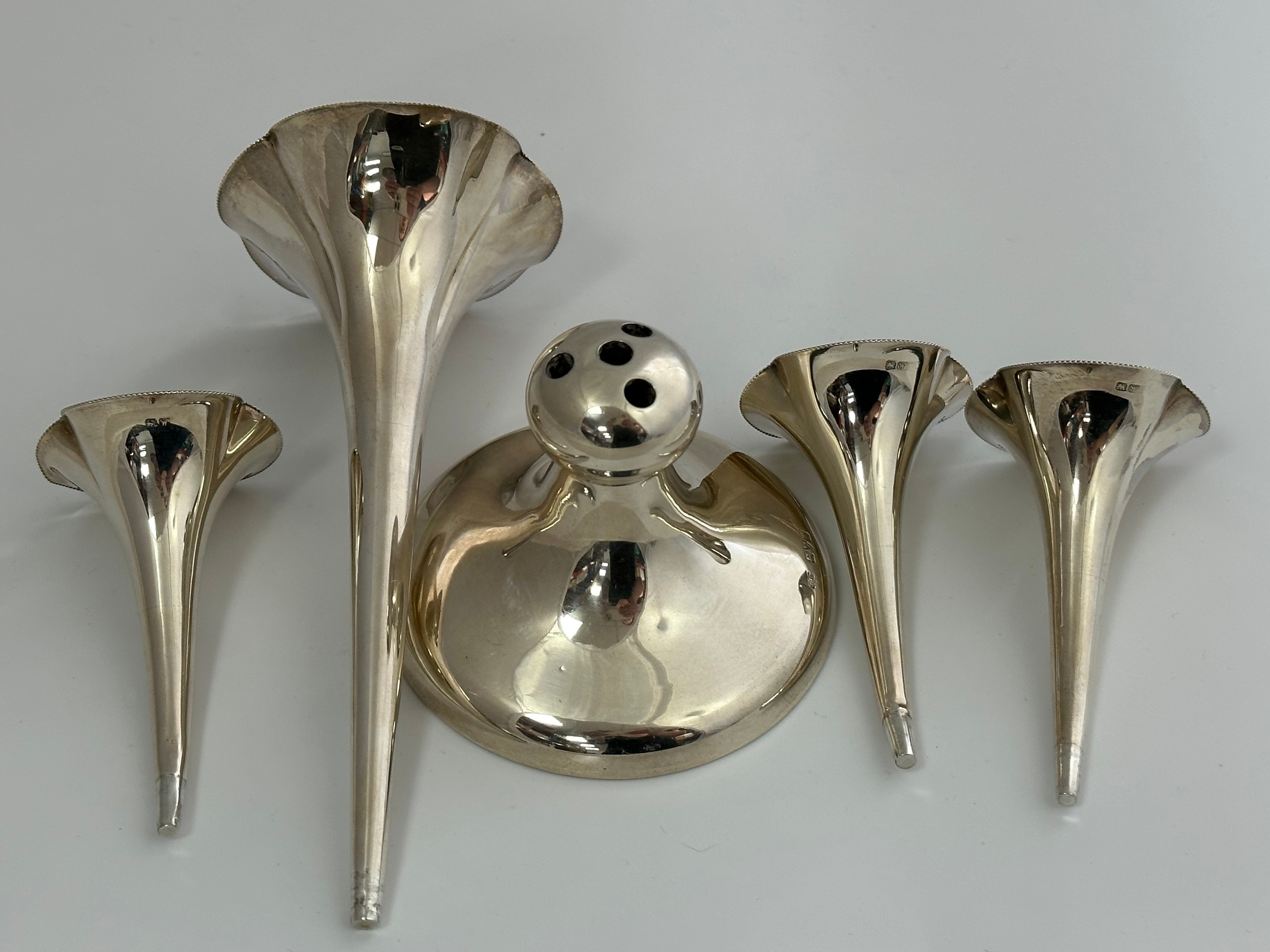 A sterling silver epergne by Jones and Crompton, with plain circular base, one large and 3 smaller - Image 4 of 5