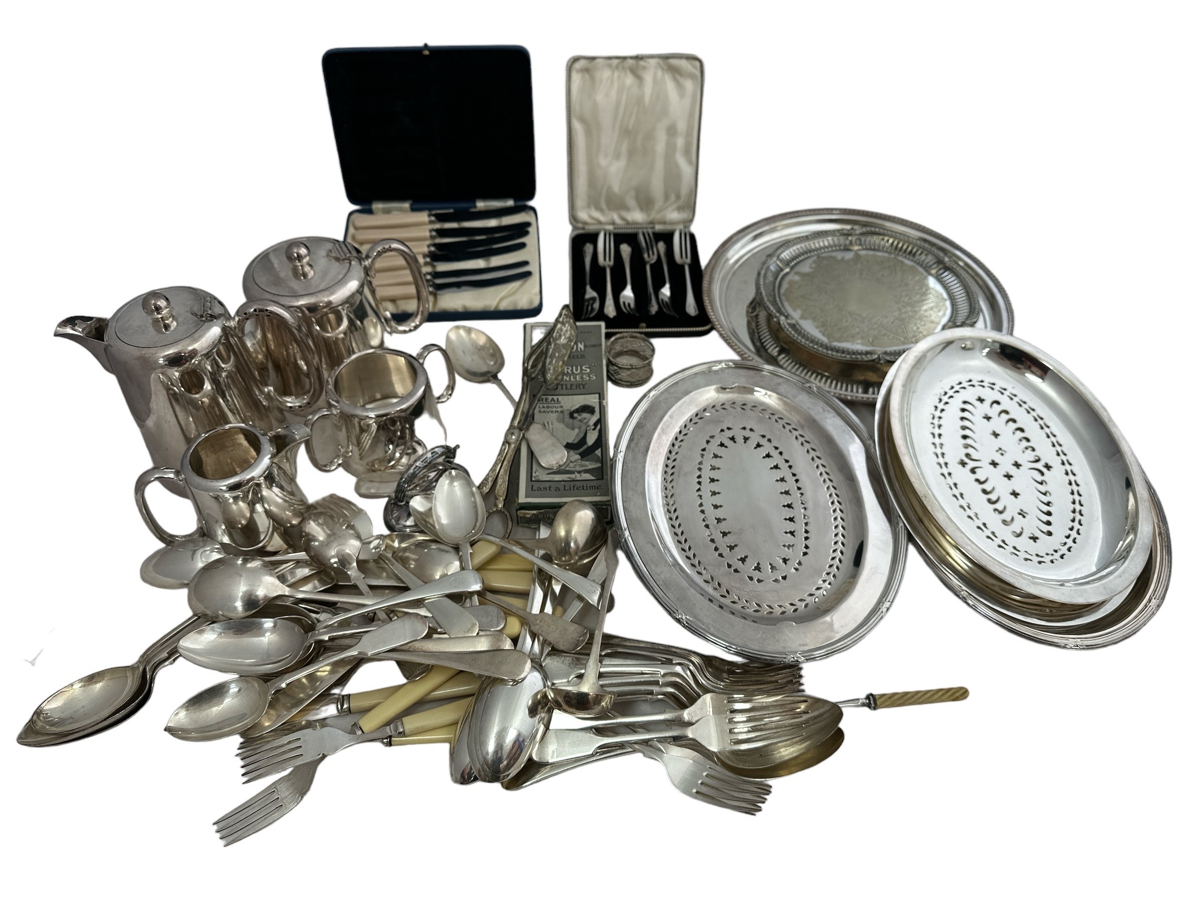 Silver plate - a large number of silver plate items along with a few white metal items. Many by