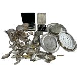 Silver plate - a large number of silver plate items along with a few white metal items. Many by