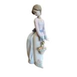Lladro. 1994 Flores de mi jardin (Basket of Love) No. 07622 figurine, excellent in good plus box