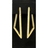 18ct yellow gold and diamond triangular-shaped hinged earrings, stamped 750. Approx 1.6ct