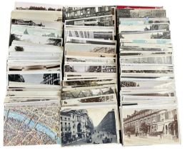 Postcards of London depicting mainly Street Scenes and Famous Buildings 510 cards in all, over 200