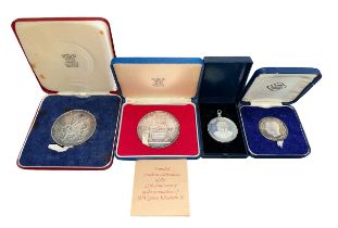 Collection of silver medallions (5) with boxed 1969 Prince of Wales Investiture 56mm medal, Queen