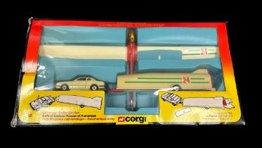 Corgi Glider and Trailer Gift Set GS12, generally excellent in good plus window box (cellophane tear