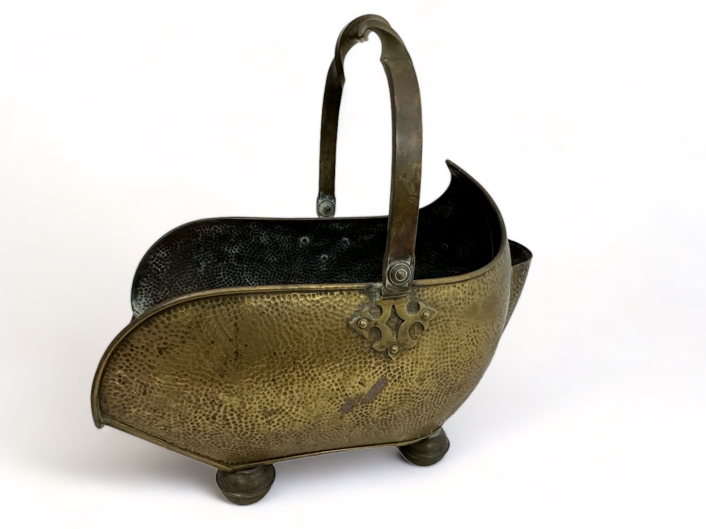 A large brass coal scuttle with twist handle and on four feet. Approx 45cm in length. - Image 2 of 3