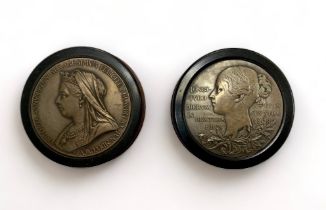 Queen Victoria Golden Jubilee double sided young Victoria and Old Victoria pair of snuff / tobacco