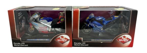 Guiloy 1/10th scale signed Valentino Rossi motorbikes, certificates of authenticity by Heroes