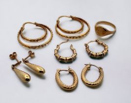 Range of gold and yellow metal jewellery items. Includes 3 pairs of earrings either stamped 375 or