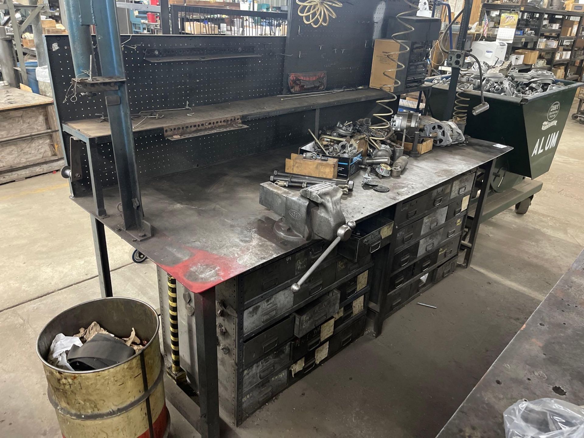 Metal work Bench w/ Vise